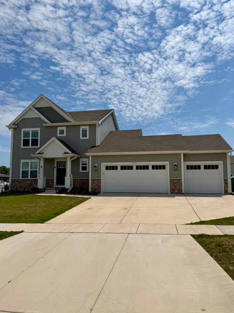 Photo of 1933 Cheshire Dr, Union Grove, WI 53182 (MLS # 1964255)