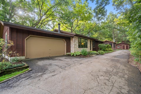 Photo of W4371 Laurel St, Linn, WI 53147 (MLS # 1981344)