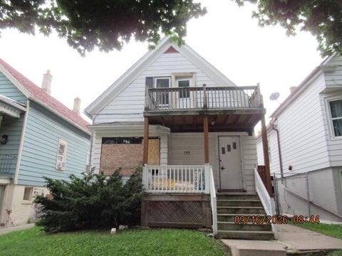 Photo of 2424 W Maple St, Milwaukee, WI 53204 (MLS # 1981602)