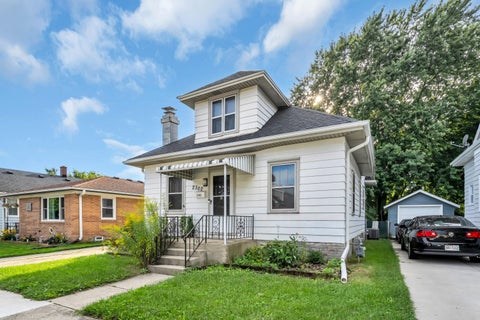 Photo of 2302 Blake Ave, Racine, WI 53404 (MLS # 1979187)