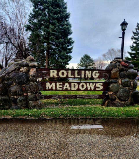 Photo of 1560 Rolling Meadow Dr, Brookfield, WI 53045 (MLS # 1955896)