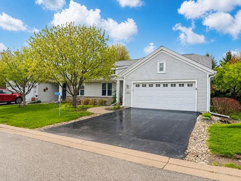 Photo of 35297 W Lighthouse Ln N, Oconomowoc, WI 53066 (MLS # 1960543)