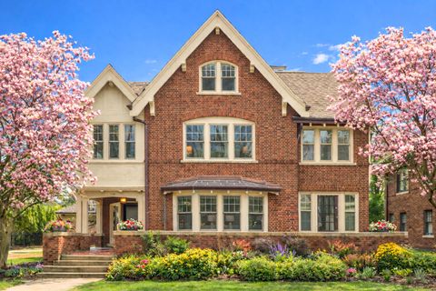 Photo of 3048 N Shepard Ave, Milwaukee, WI 53211 (MLS # 1958193)