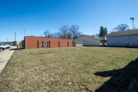 Photo of 317 E Lake St, Salem Lakes, WI 53170 (MLS # 1955081)