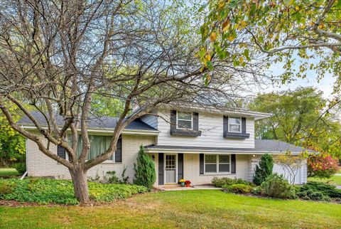 Photo of 11884 N Oriole Ln, Mequon, WI 53092 (MLS # 1938493)