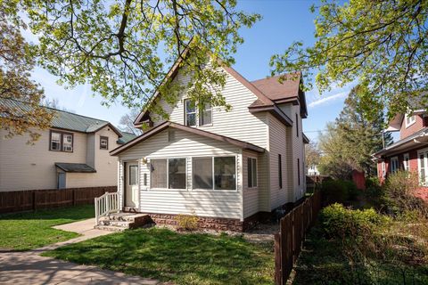 Photo of 1135-1137 Tyler St, La Crosse, WI 54601 (MLS # 1959218)