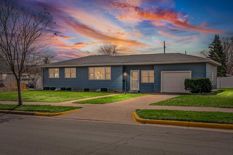 Photo of 2146 Weston St, La Crosse, WI 54601 (MLS # 1956683)