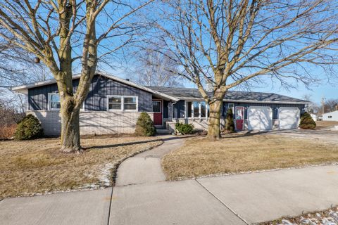 Photo of 3204 Lincoln Ave, Two Rivers, WI 54241 (MLS # 1947650)