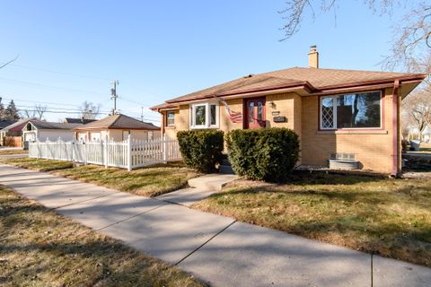 Photo of 5300 W Euclid Ave, Milwaukee, WI 53219 (MLS # 1950984)