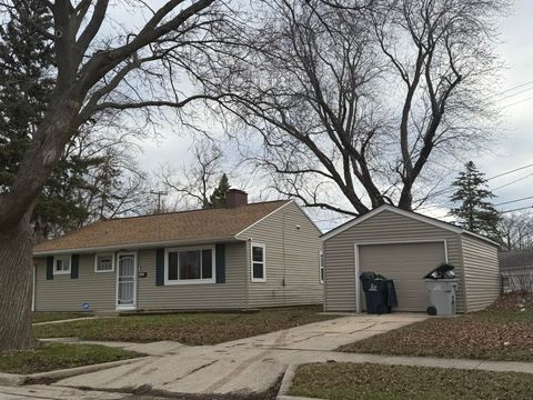 Photo of 5468 N STRATHMORE Ave, Milwaukee, WI 53218 (MLS # 1957079)