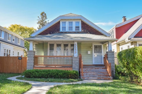 Photo of 5559 N 34th St, Milwaukee, WI 53209 (MLS # 1985459)