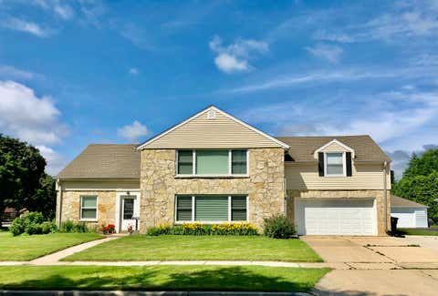 Photo of 2105 Ludington Ave, Wauwatosa, WI 53226 (MLS # 1977297)