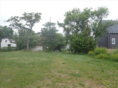 Photo of 2027 N 35th St, Milwaukee, WI 53208 (MLS # 1983438)