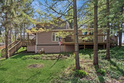 Photo of 816 Maple St, Twin Lakes, WI 53181 (MLS # 1961669)
