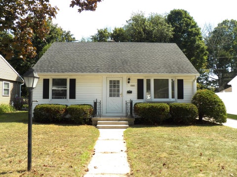 Photo of 3807 MacArthur Dr, Manitowoc, WI 54220 (MLS # 1978755)