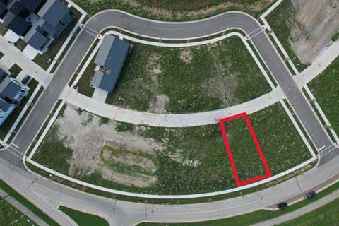 Photo of 9463 E Lake Vista Pkwy, Oak Creek, WI 53154 (MLS # 1968032)