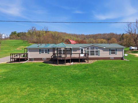 Photo of 506 W Mill Rd, Blair, WI 54616 (MLS # 1959281)