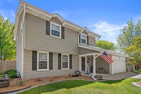 Photo of 2401 W Manchester Ave, Milwaukee, WI 53221 (MLS # 1962355)