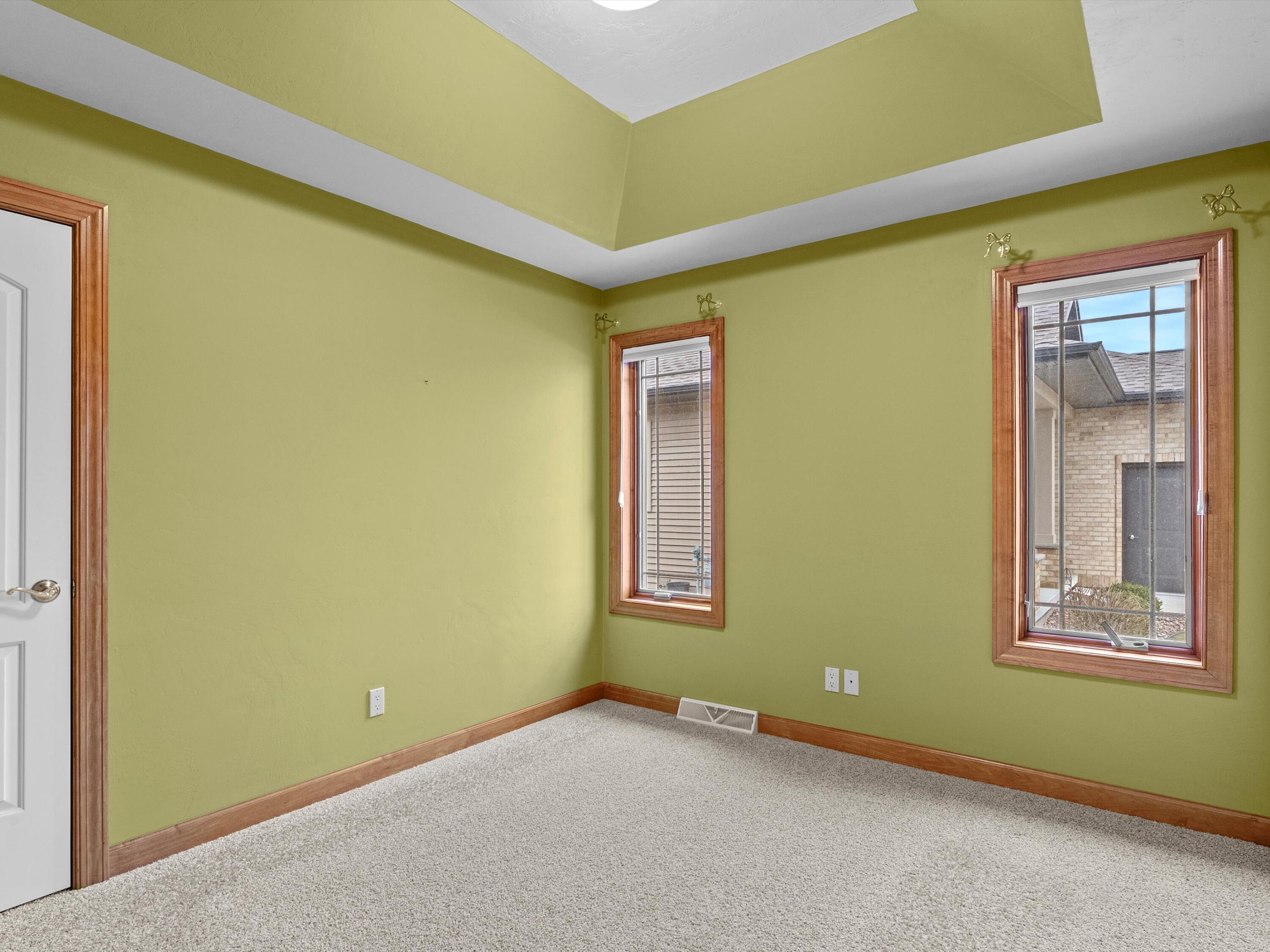 Manitowoc, Wisconsin 54220, United States, 3 Bedrooms Bedrooms, ,3 BathroomsBathrooms,Residential,Pending,103001