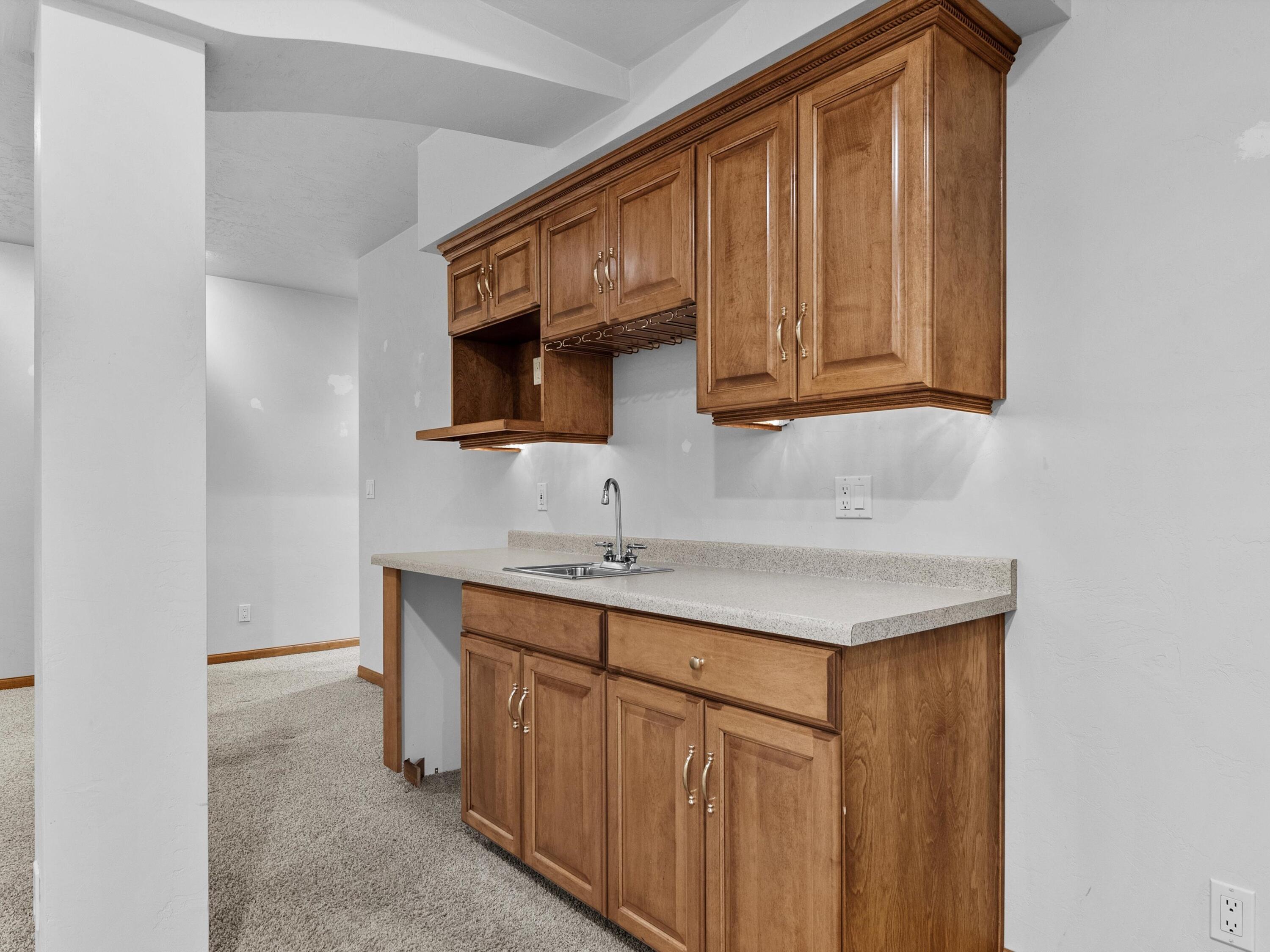 Manitowoc, Wisconsin 54220, United States, 3 Bedrooms Bedrooms, ,3 BathroomsBathrooms,Residential,Pending,103001