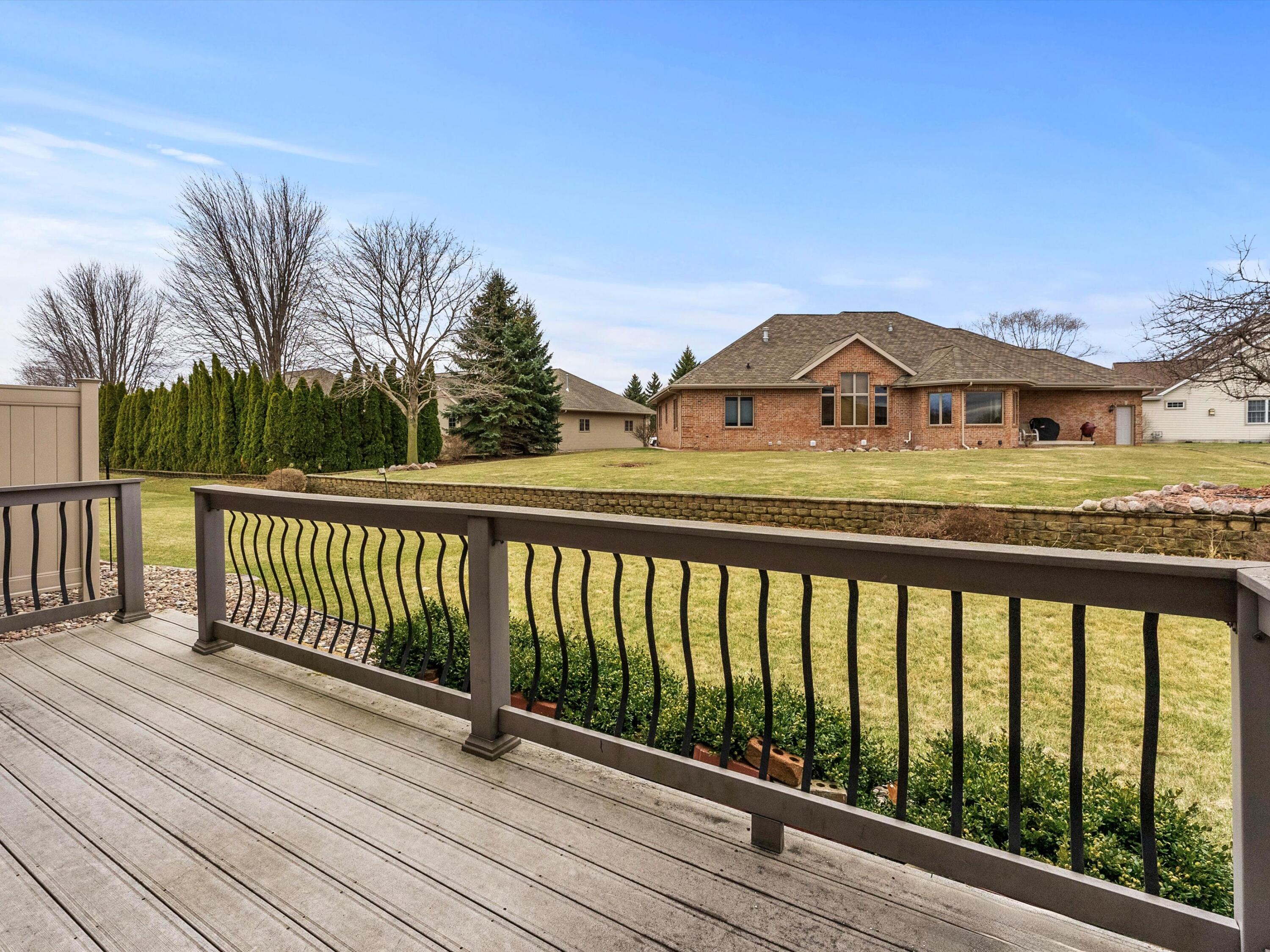 Manitowoc, Wisconsin 54220, United States, 3 Bedrooms Bedrooms, ,3 BathroomsBathrooms,Residential,Pending,103001