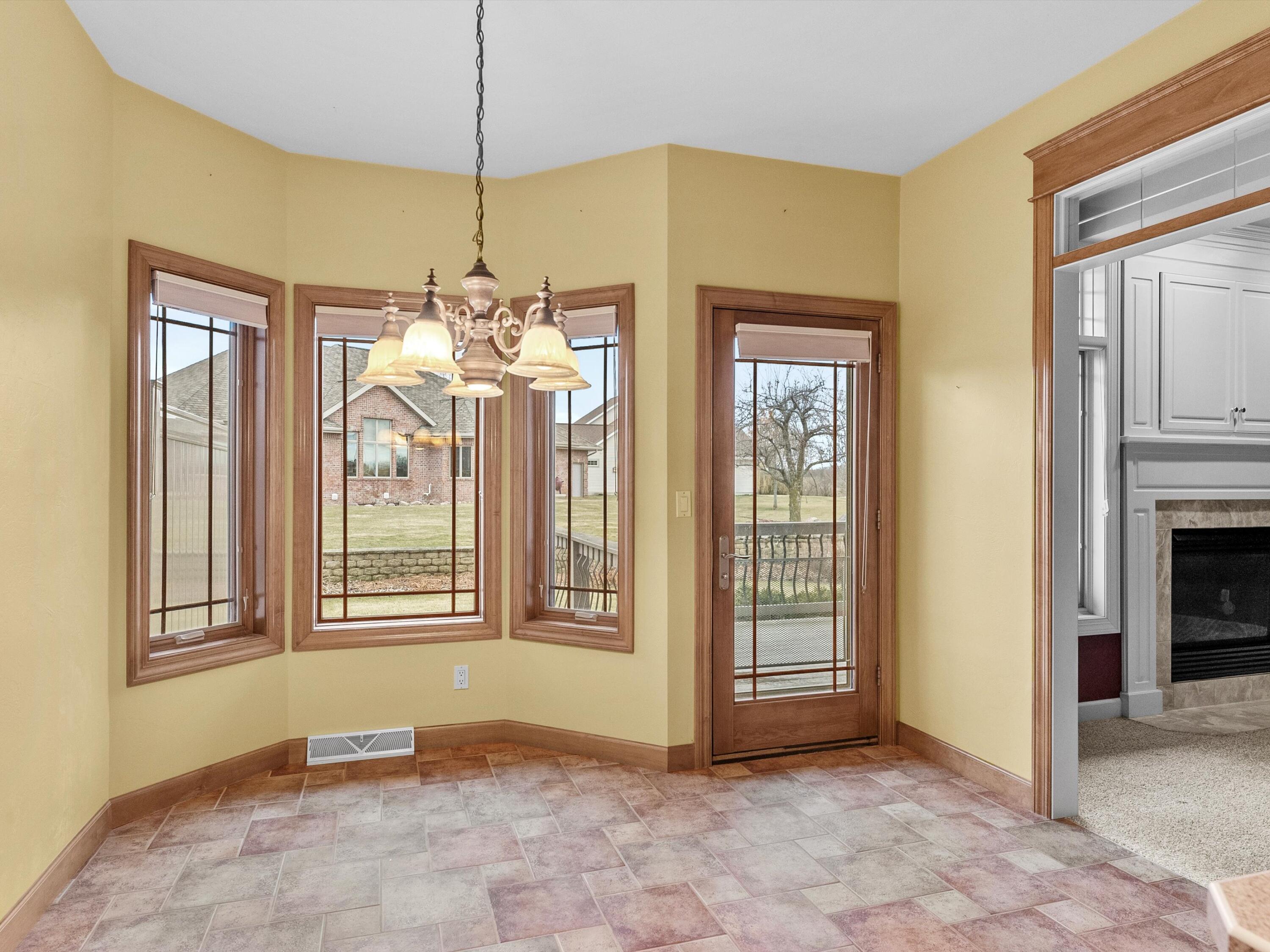 Manitowoc, Wisconsin 54220, United States, 3 Bedrooms Bedrooms, ,3 BathroomsBathrooms,Residential,Pending,103001