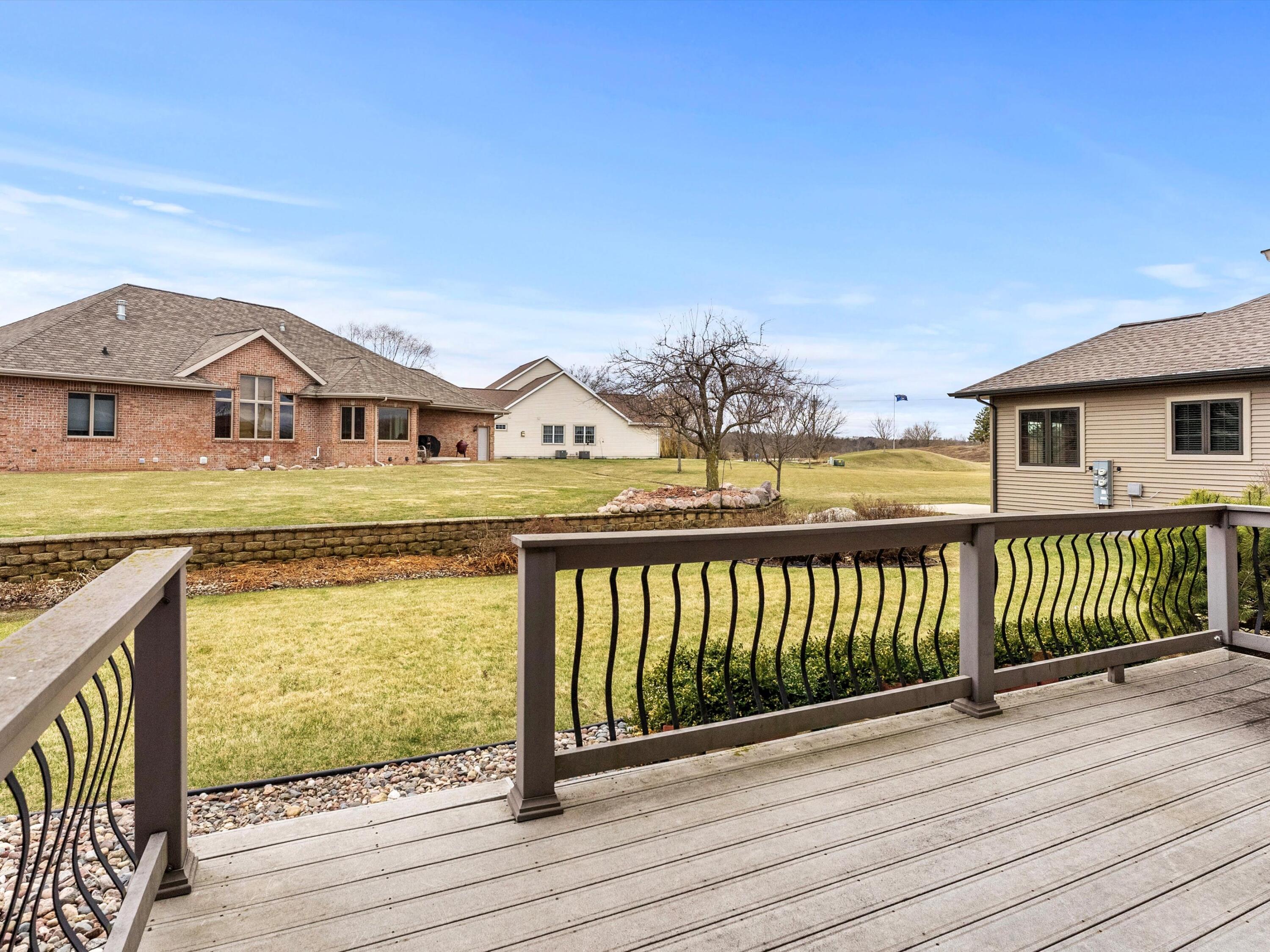 Manitowoc, Wisconsin 54220, United States, 3 Bedrooms Bedrooms, ,3 BathroomsBathrooms,Residential,Pending,103001