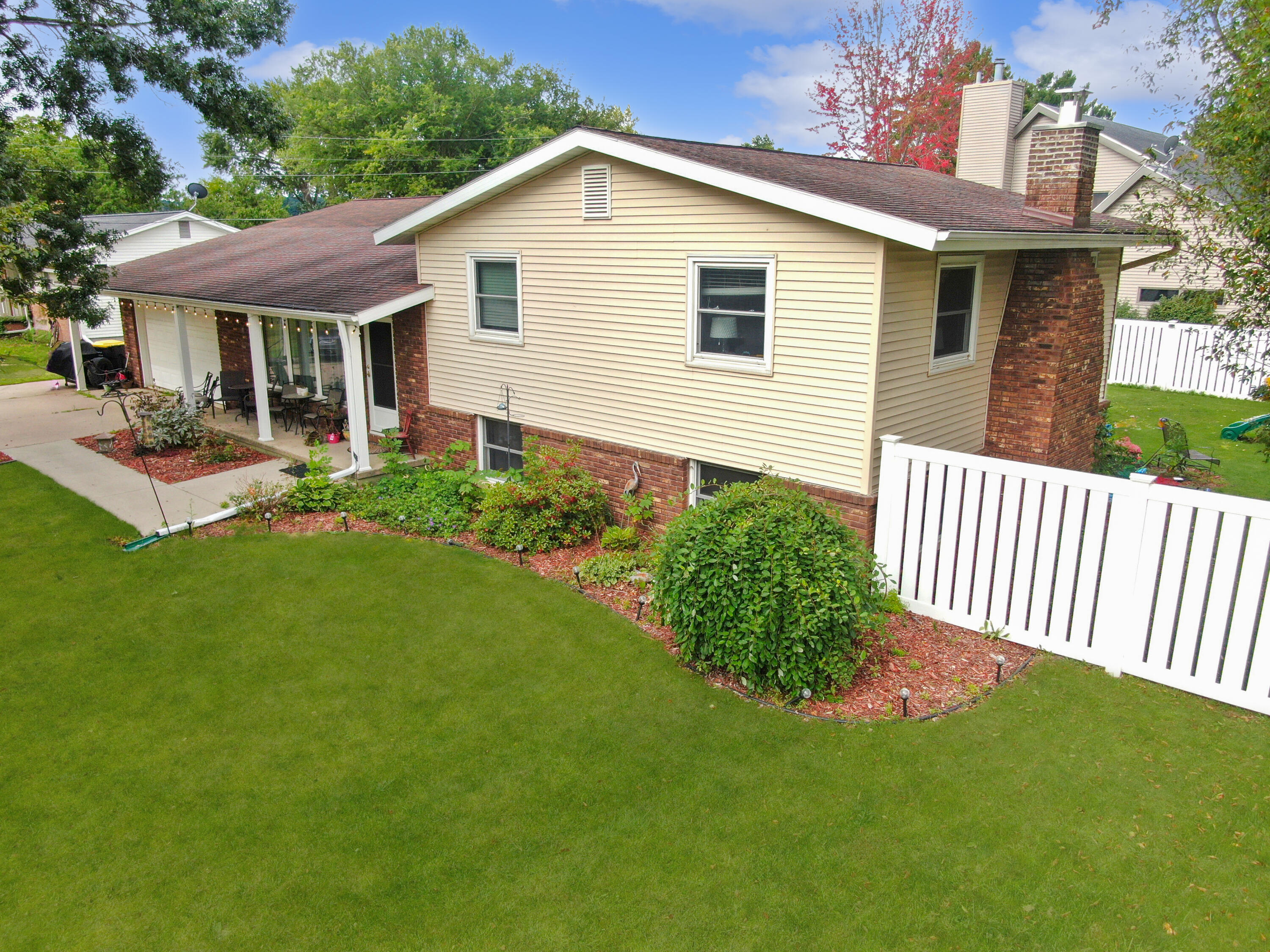 2005 Hollister Ave, Tomah, WI 54660 MLS 1934094 Listing