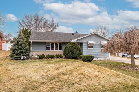 Photo of 1210 Wilson St, Onalaska, WI 54650 (MLS # 1954348)