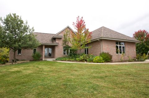 Photo of 4707 W Jenna Ct, Franklin, WI 53132 (MLS # 1939564)
