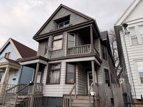 Photo of 1560-1562 S 15th St, Milwaukee, WI 53204 (MLS # 1957455)