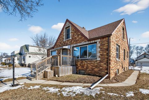 Photo of 3718 S Iowa Ave, Saint Francis, WI 53235 (MLS # 1949956)