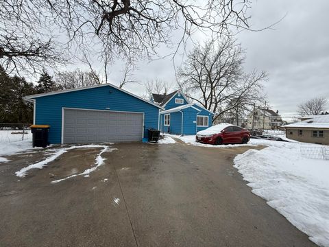Photo of 8633 W Lapham St, West Allis, WI 53214 (MLS # 1949866)