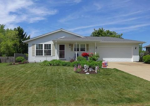 Photo of 406 Prairie Hill Way, Waterford, WI 53185 (MLS # 1964206)