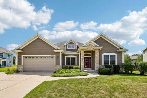 Photo of N66W23663 Hillview Dr, Sussex, WI 53089 (MLS # 1975415)