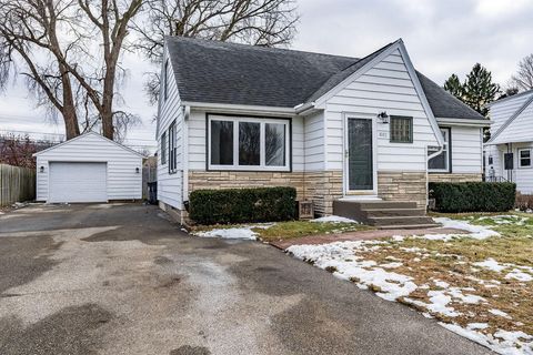Photo of 4102 Riverview Dr, La Crosse, WI 54601 (MLS # 1950132)
