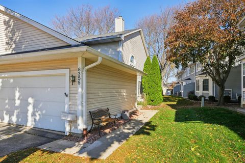 Photo of 8355 S 76th St, Franklin, WI 53132 (MLS # 1942063)