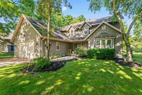 Photo of 612 Sweetbriar Ln, Watertown, WI 53098 (MLS # 1971052)