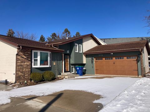 Photo of 1776 Parknoll Cir, Port Washington, WI 53074 (MLS # 1906199)