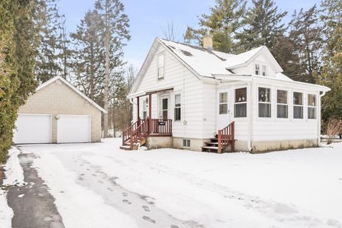 Photo of 203 West St, Thiensville, WI 53092 (MLS # 1949205)