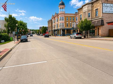 Photo of 111 N Main St, Mayville, WI 53050 (MLS # 1959485)