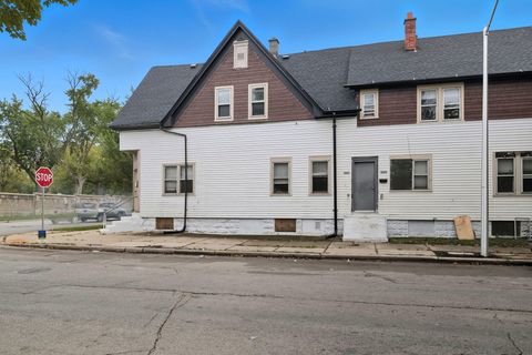 Photo of 3397 N 20th St, Milwaukee, WI 53206 (MLS # 1939552)