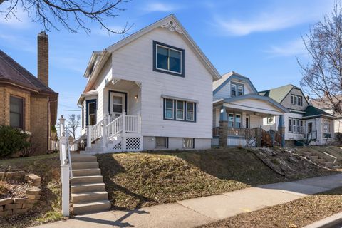 Photo of 1943 E Hillcrest Ave, Milwaukee, WI 53207 (MLS # 1956849)