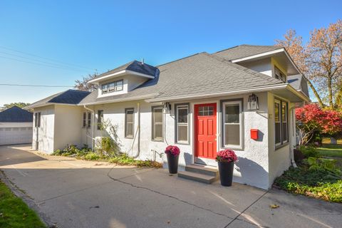 Photo of 5721 W Washington Blvd, Milwaukee, WI 53208 (MLS # 1958743)