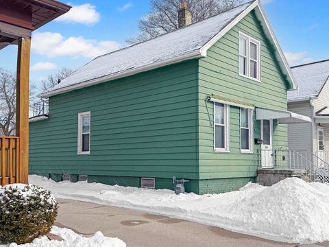 Photo of 1729 S 13th St, Sheboygan, WI 53081 (MLS # 1954283)