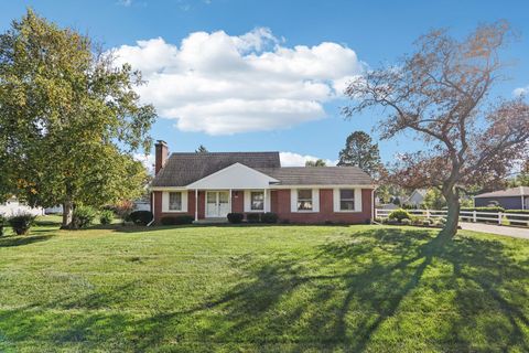 Photo of 2231 W Woodward Dr, Oak Creek, WI 53154 (MLS # 1937450)