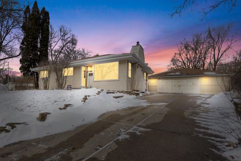 Photo of 232 Richard St, Waukesha, WI 53189 (MLS # 1946027)