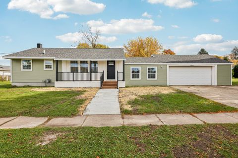 Photo of 1215 Utah St, Watertown, WI 53094 (MLS # 1941126) Photo of 1215 Utah St, Watertown, WI 53094 (MLS # 1941126)