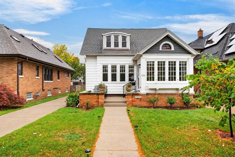 Photo of 4101 N LARKIN St, Shorewood, WI 53211 (MLS # 1985573)