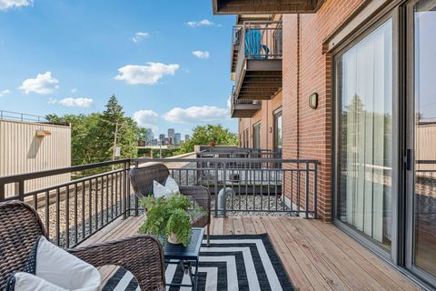 Photo of 1924 N Hubbard St, Milwaukee, WI 53212 (MLS # 1927910)